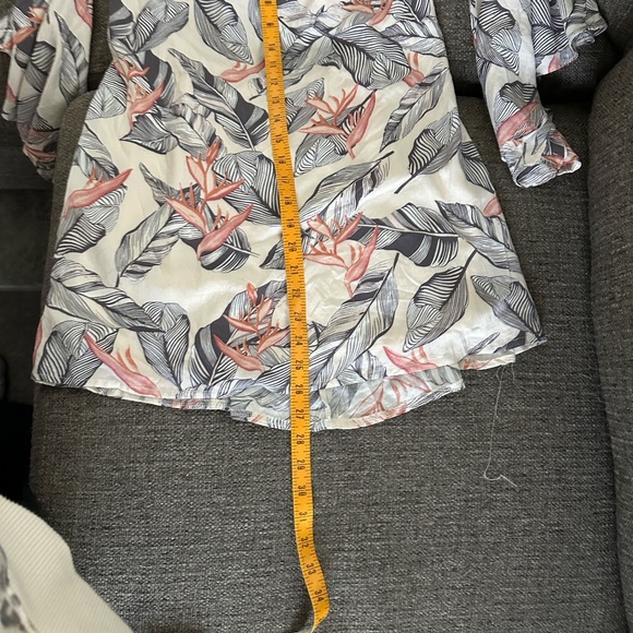 Lulu's Floral off Shoulder Ruffle Sleeve Dress Medium - Picture 10 of 11